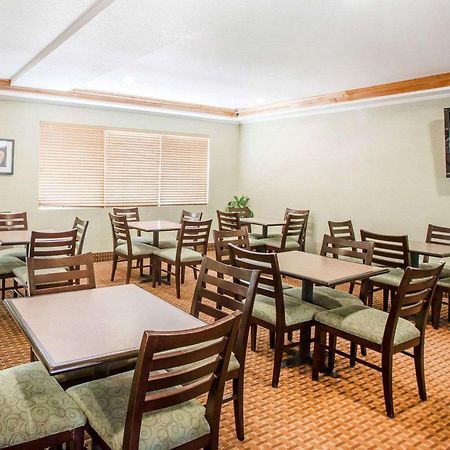 Quality Inn & Suites Denver International Airport Екстер'єр фото