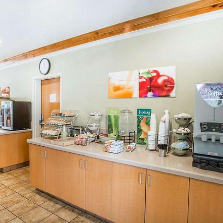 Quality Inn & Suites Denver International Airport Екстер'єр фото