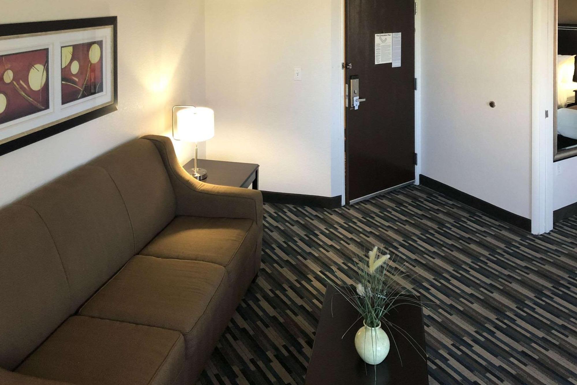 Quality Inn & Suites Denver International Airport Екстер'єр фото