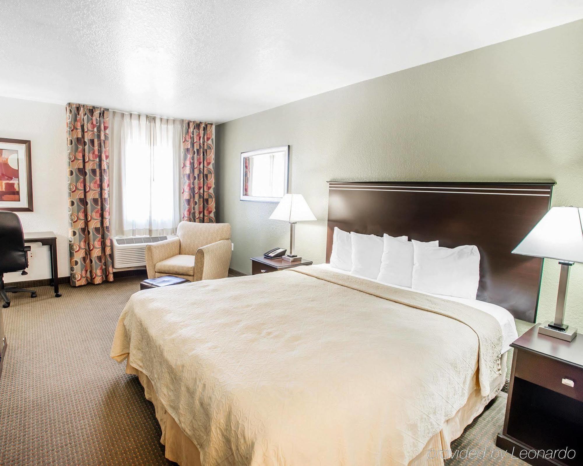 Quality Inn & Suites Denver International Airport Екстер'єр фото