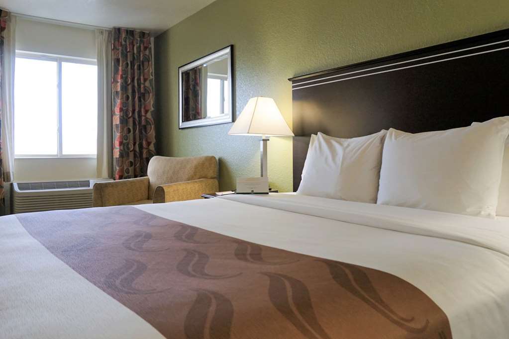 Quality Inn & Suites Denver International Airport Номер фото